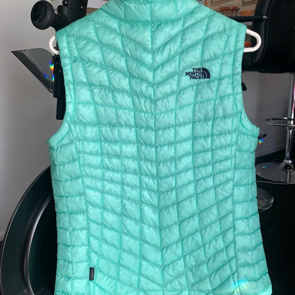‼️SOLD‼️The North Face Thermoball Green Vest - Picture 4 of 13